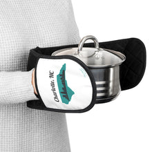 Load image into Gallery viewer, Teal Charlotte NC Design Oven Mitts
